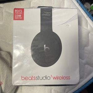 Beats Studio 3 wireless